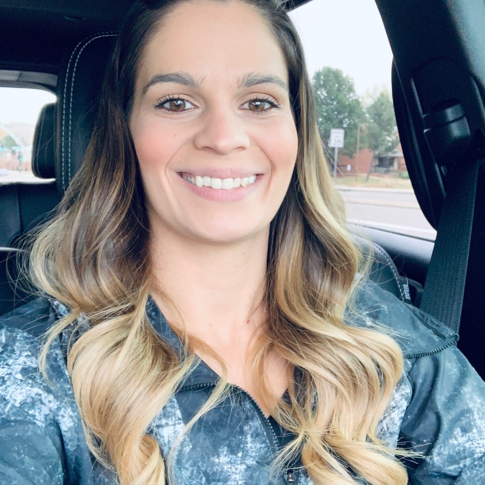 Meet your Posher, Larissa